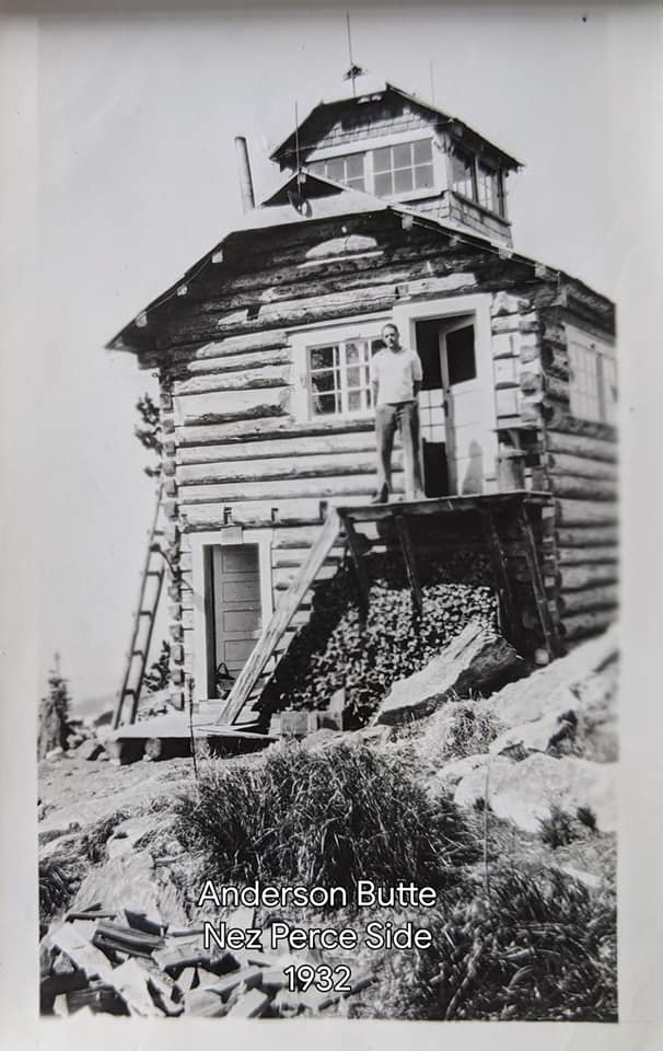 Log lookout cabin with cupola, 1932. Leonard York Collection Photo Courtesy of the Nez Perce National Forest