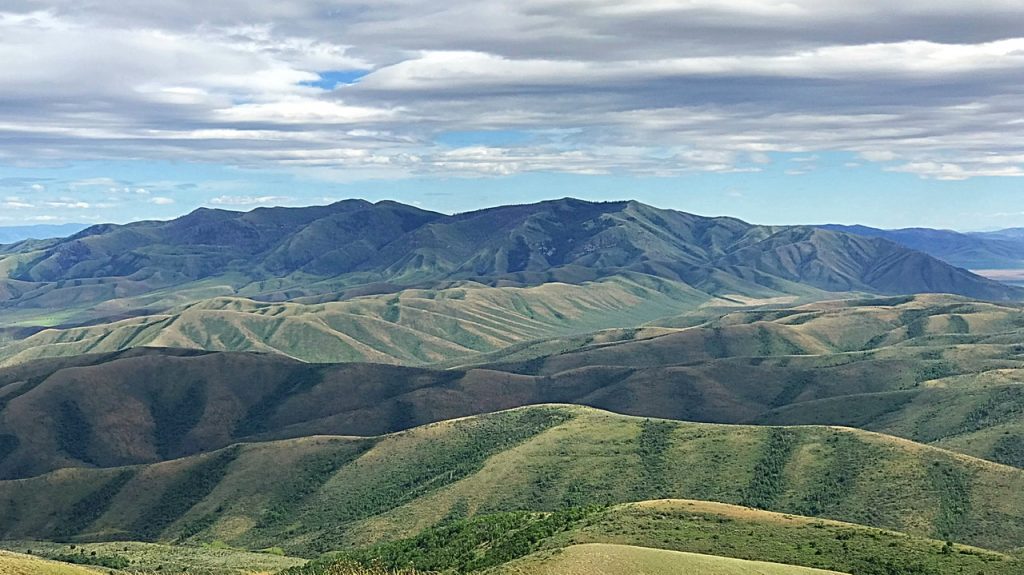 The Samaria Mountains viewed from the north.