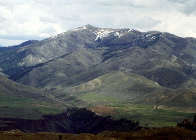 Another view of House Mountain from the Prairie area.